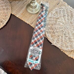 New flask tie by baxby